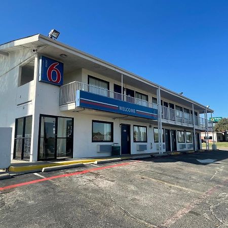 Motel 6 Denton, Tx - Unt ภายนอก รูปภาพ