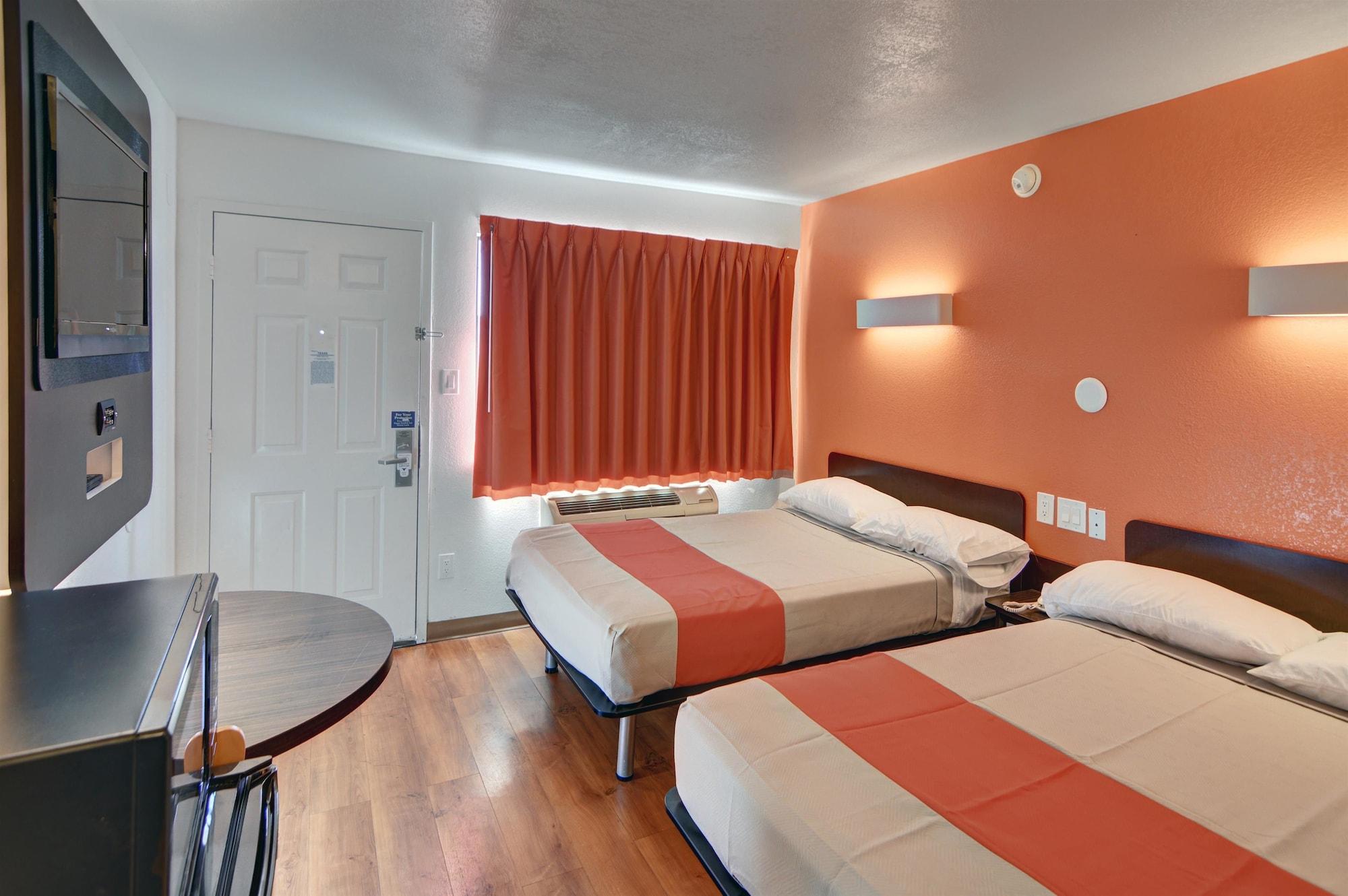 Motel 6 Denton, Tx - Unt ภายนอก รูปภาพ