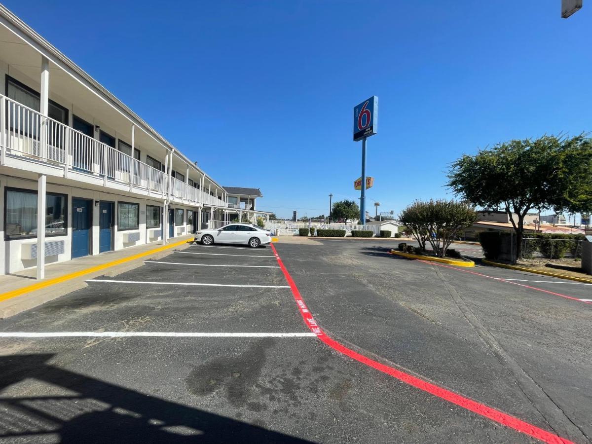 Motel 6 Denton, Tx - Unt ภายนอก รูปภาพ