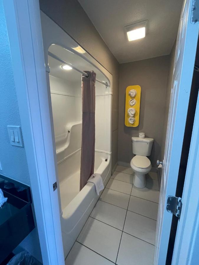 Motel 6 Denton, Tx - Unt ภายนอก รูปภาพ