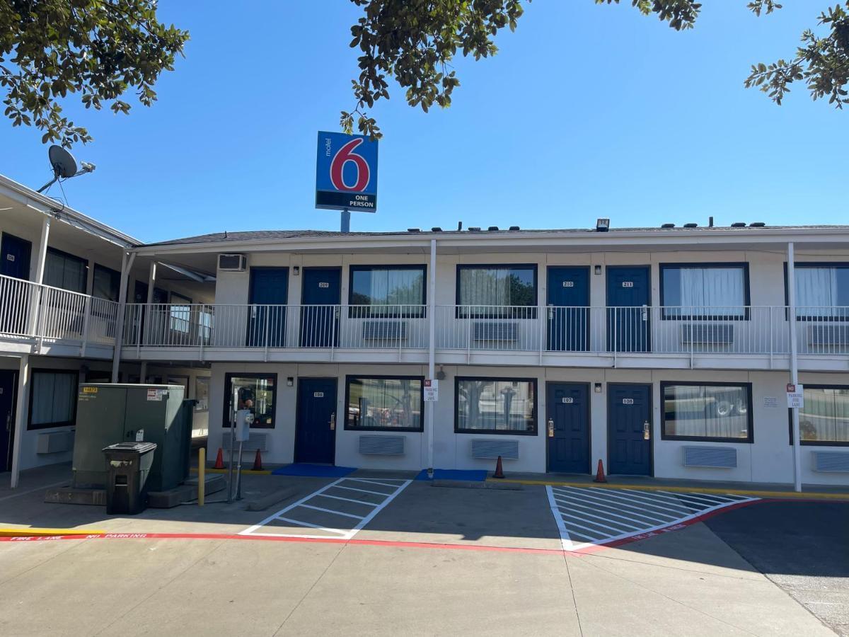 Motel 6 Denton, Tx - Unt ภายนอก รูปภาพ