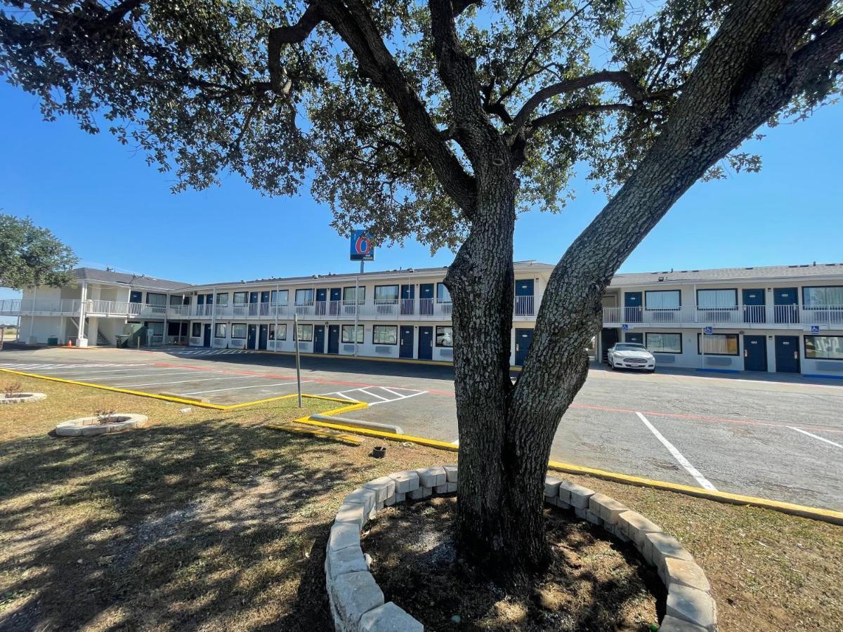 Motel 6 Denton, Tx - Unt ภายนอก รูปภาพ