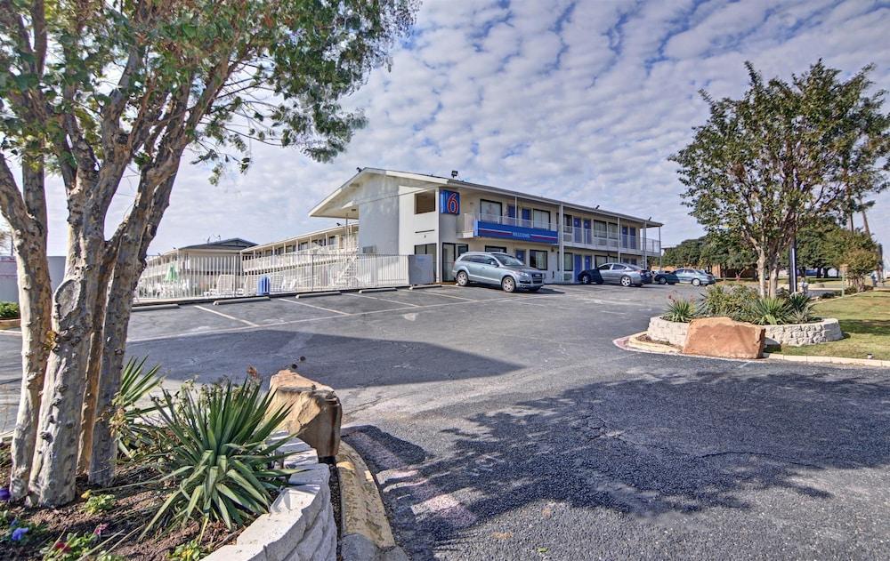 Motel 6 Denton, Tx - Unt ภายนอก รูปภาพ